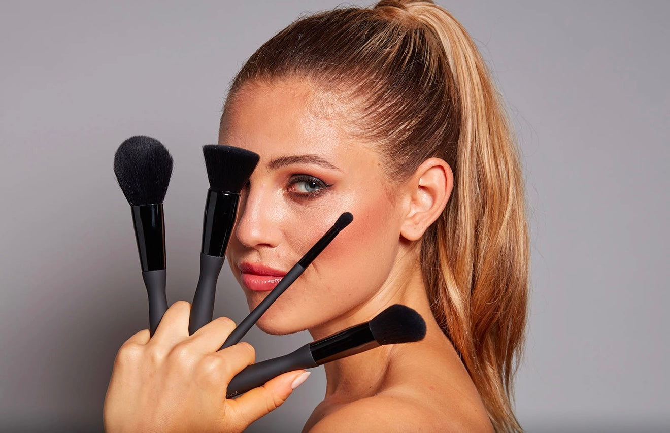 Pinceau de maquillage BLACK SERIES - Poudre