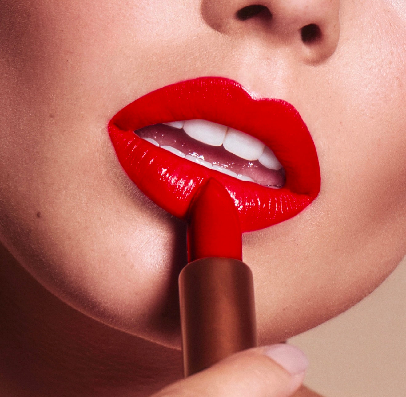 Rouge à lèvres ÉCLAT INTENSE Couleur & Soin - N° 04 - Passion